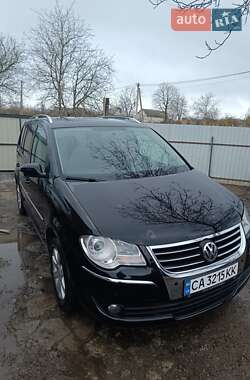 Минивэн Volkswagen Touran 2007 в Монастырище