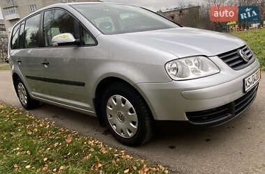 Мінівен Volkswagen Touran 2004 в Стрию