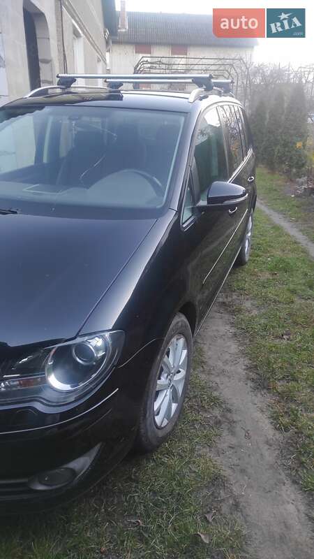 Минивэн Volkswagen Touran 2010 в Львове