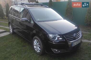 Минивэн Volkswagen Touran 2010 в Львове