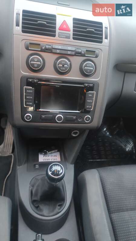 Минивэн Volkswagen Touran 2010 в Львове