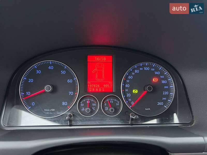 Минивэн Volkswagen Touran 2009 в Львове