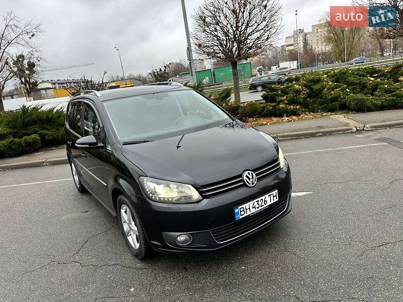 Минивэн Volkswagen Touran 2013 в Киеве