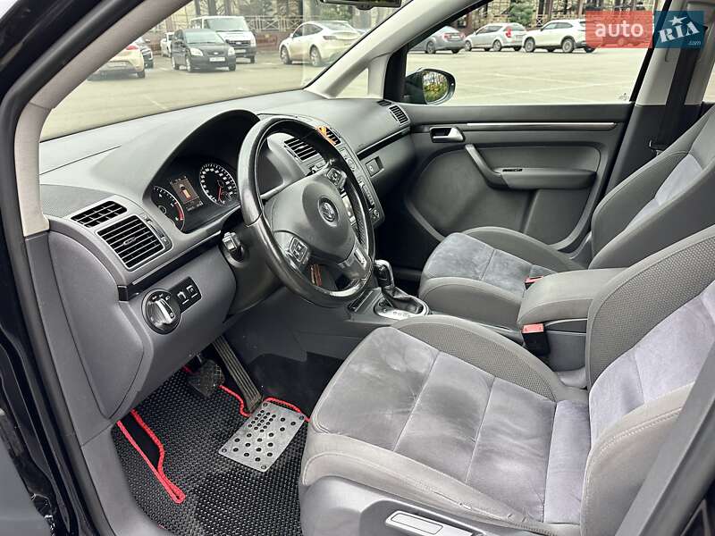 Минивэн Volkswagen Touran 2013 в Киеве