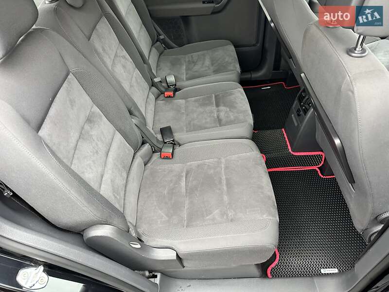 Минивэн Volkswagen Touran 2013 в Киеве