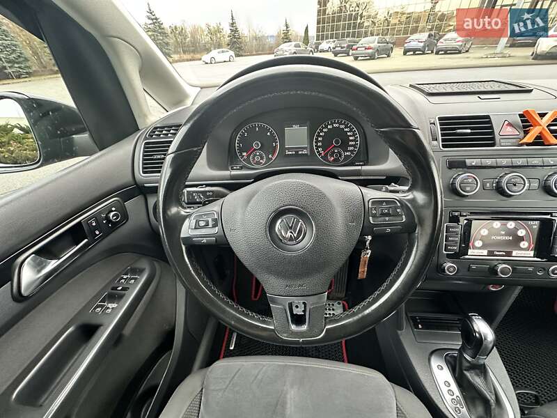 Минивэн Volkswagen Touran 2013 в Киеве