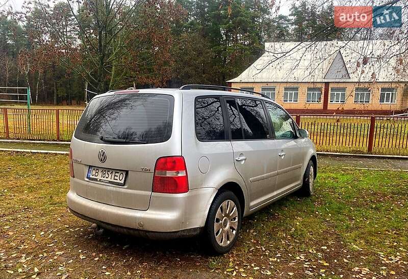 Минивэн Volkswagen Touran 2003 в Бахмаче
