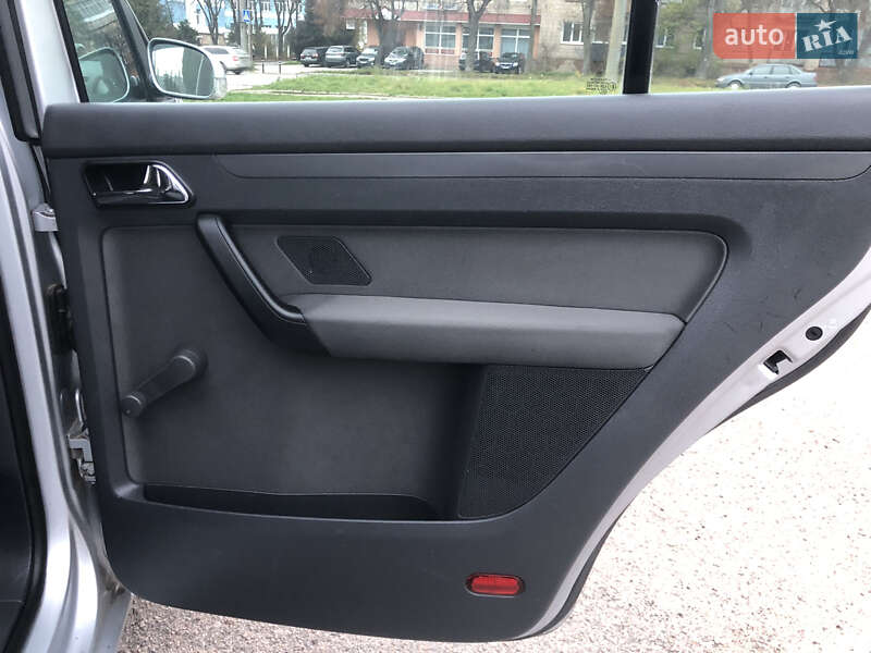 Минивэн Volkswagen Touran 2005 в Ровно фото 21 Минивэн Volkswagen Touran 2005 в Ровно