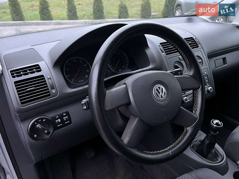 Минивэн Volkswagen Touran 2005 в Малине фото 23 Минивэн Volkswagen Touran 2005 в Малине