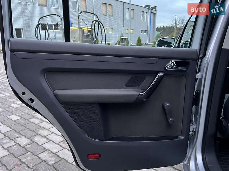 Минивэн Volkswagen Touran 2005 в Малине фото 35 Минивэн Volkswagen Touran 2005 в Малине