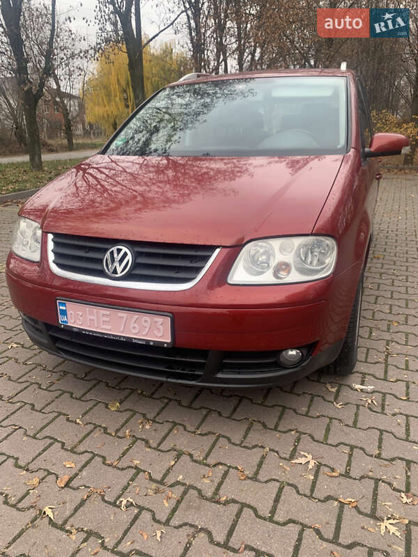 Минивэн Volkswagen Touran 2004 в Миргороде