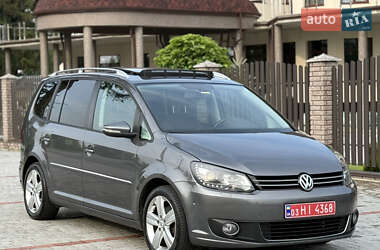 Минивэн Volkswagen Touran 2011 в Староконстантинове