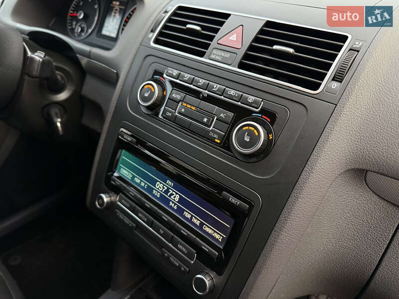 Минивэн Volkswagen Touran 2012 в Харькове