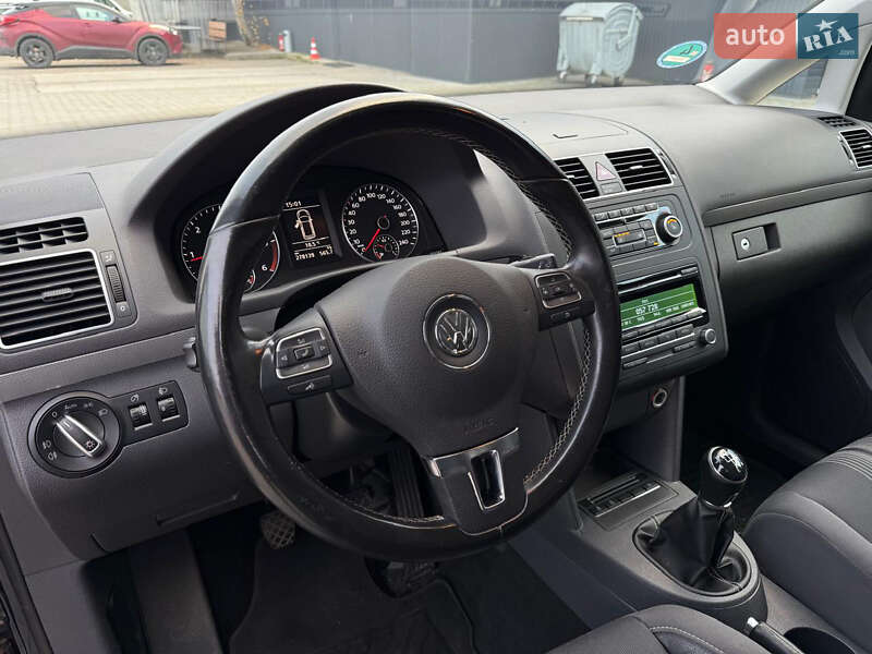 Минивэн Volkswagen Touran 2012 в Харькове