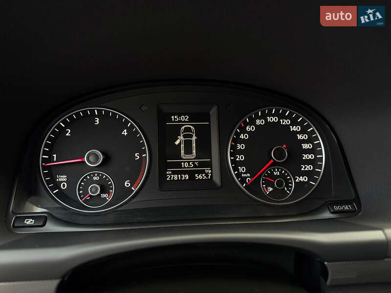 Минивэн Volkswagen Touran 2012 в Харькове