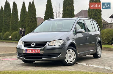 Минивэн Volkswagen Touran 2008 в Сарнах