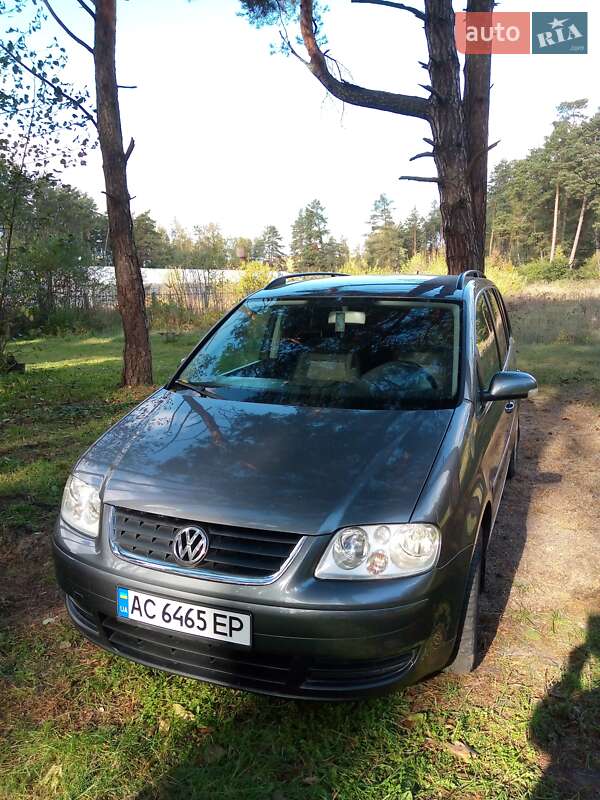 Минивэн Volkswagen Touran 2006 в Цумани фото 3 Минивэн Volkswagen Touran 2006 в Цумани