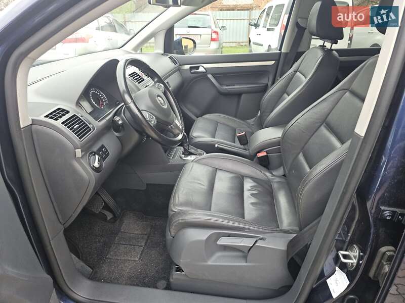 Минивэн Volkswagen Touran 2012 в Стрые