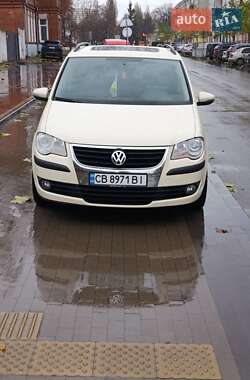 Мінівен Volkswagen Touran 2010 в Чернігові