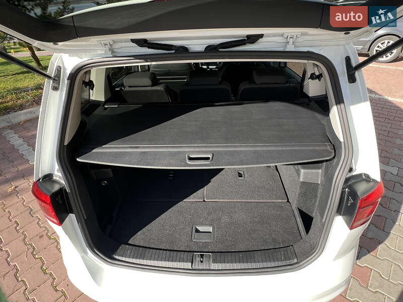 Микровэн Volkswagen Touran 2020 в Тернополе