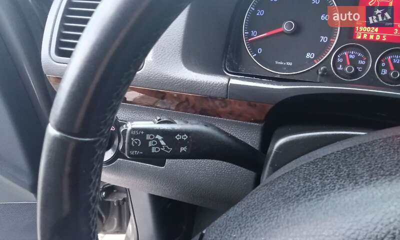 Минивэн Volkswagen Touran 2010 в Нововолынске фото 32 Минивэн Volkswagen Touran 2010 в Нововолынске