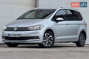 Микровэн Volkswagen Touran 2018 в Сарнах