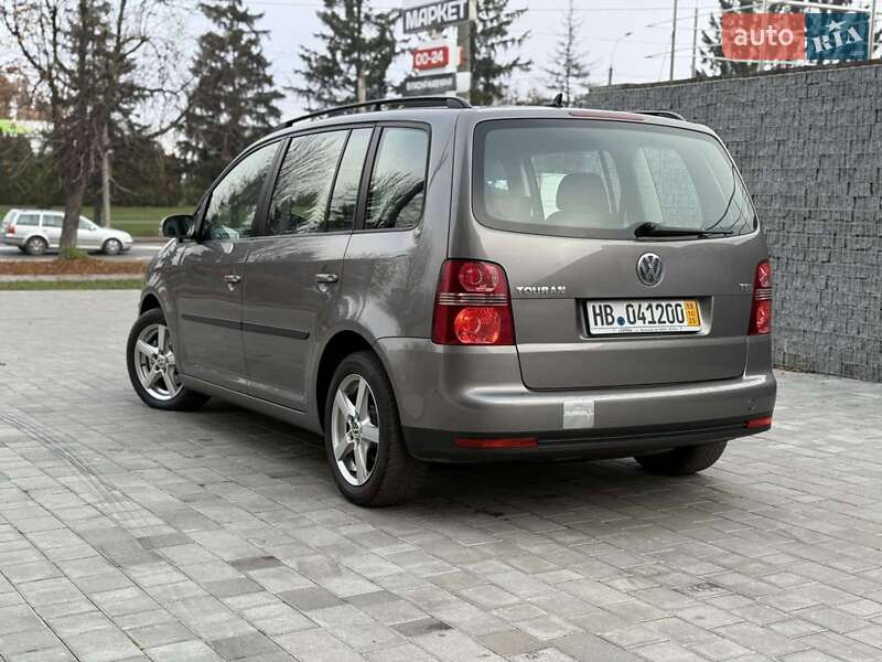 Минивэн Volkswagen Touran 2007 в Белой Церкви