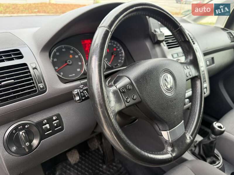 Минивэн Volkswagen Touran 2007 в Белой Церкви