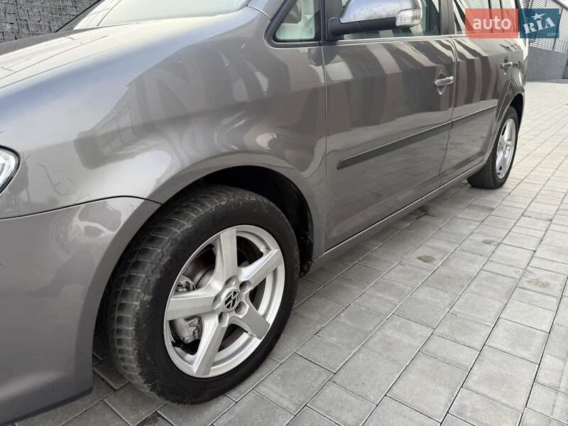 Минивэн Volkswagen Touran 2007 в Белой Церкви