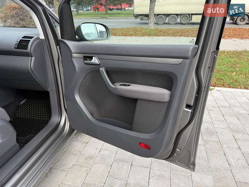 Минивэн Volkswagen Touran 2007 в Белой Церкви