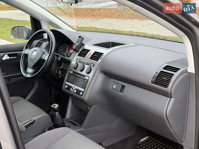 Минивэн Volkswagen Touran 2007 в Белой Церкви