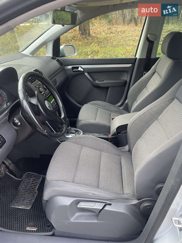 Минивэн Volkswagen Touran 2006 в Новояворовске фото 12 Минивэн Volkswagen Touran 2006 в Новояворовске