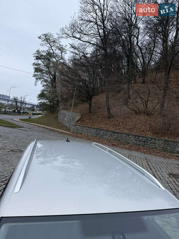 Минивэн Volkswagen Touran 2009 в Киеве