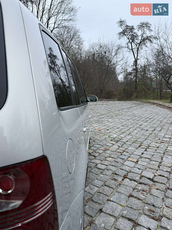 Минивэн Volkswagen Touran 2009 в Киеве