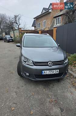 Мінівен Volkswagen Touran 2015 в Києві