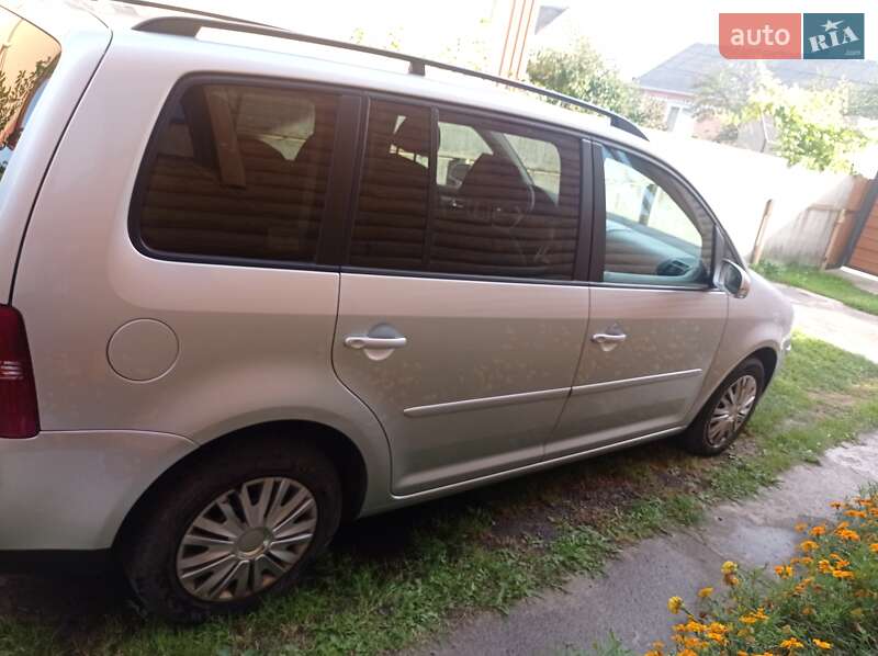 Мінівен Volkswagen Touran 2007 в Костопілі