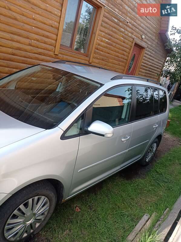 Мінівен Volkswagen Touran 2007 в Костопілі