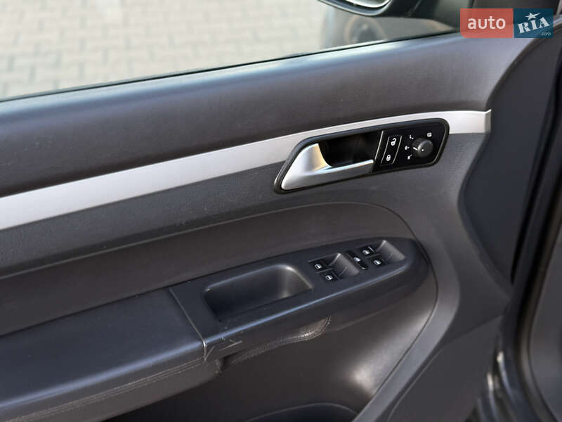 Минивэн Volkswagen Touran 2015 в Житомире фото 9 Минивэн Volkswagen Touran 2015 в Житомире