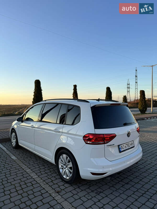Микровэн Volkswagen Touran 2015 в Виноградове