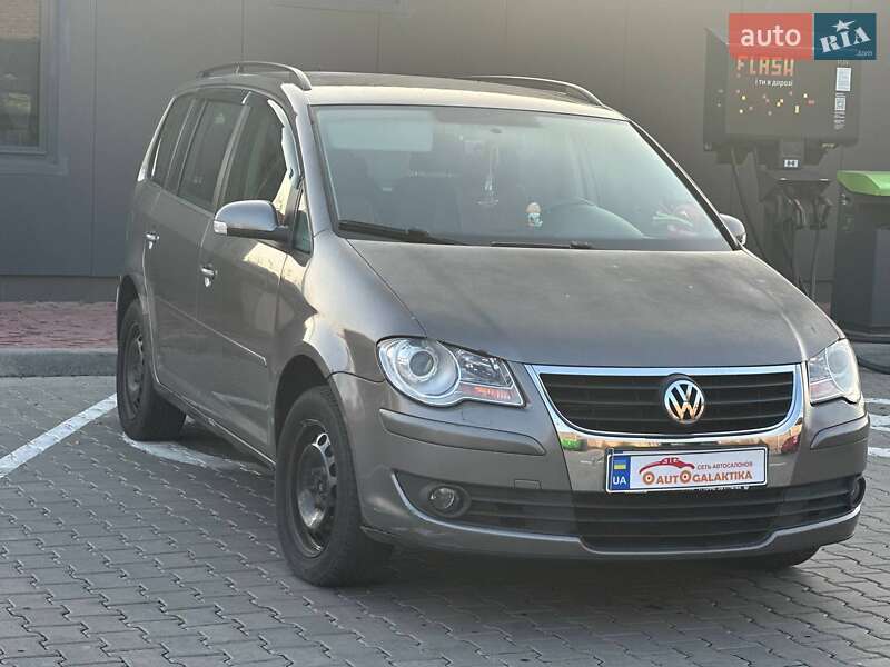 Минивэн Volkswagen Touran 2009 в Одессе