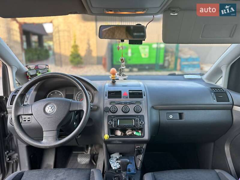 Минивэн Volkswagen Touran 2009 в Одессе