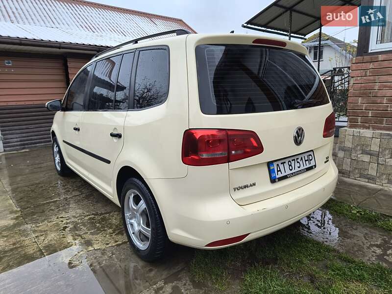 Минивэн Volkswagen Touran 2013 в Ивано-Франковске