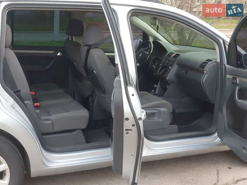 Минивэн Volkswagen Touran 2011 в Кременчуге