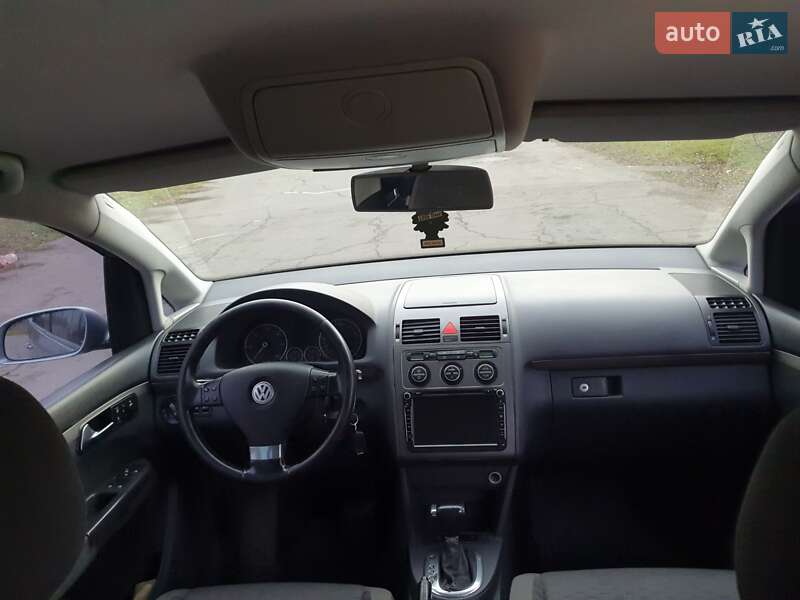 Минивэн Volkswagen Touran 2011 в Кременчуге