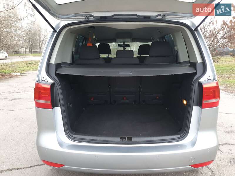 Минивэн Volkswagen Touran 2011 в Кременчуге