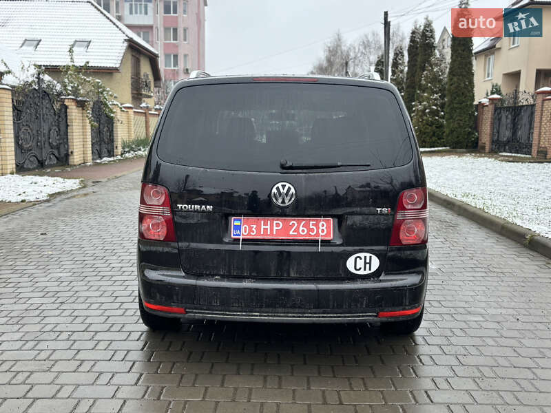 Минивэн Volkswagen Touran 2007 в Рожище
