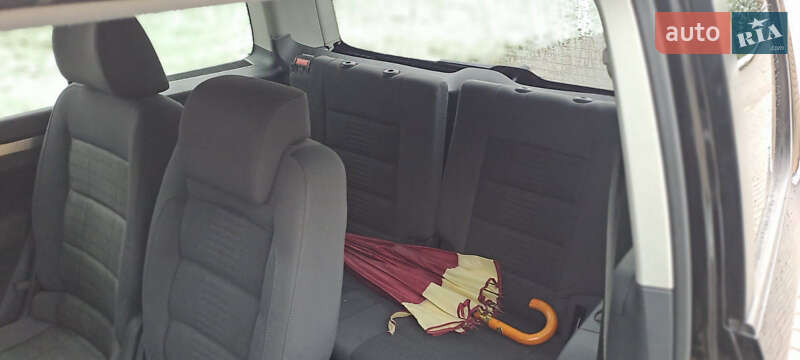 Минивэн Volkswagen Touran 2007 в Рожище