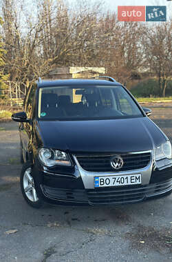 Минивэн Volkswagen Touran 2009 в Кривом Роге