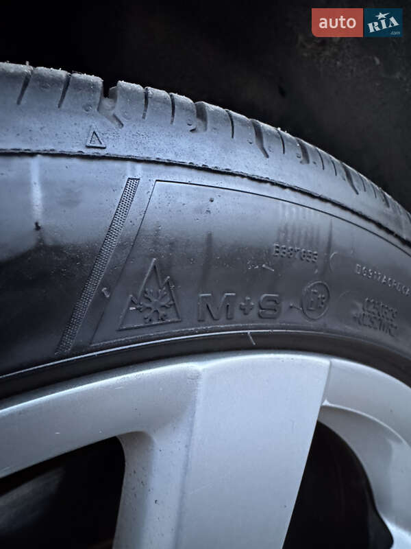 Минивэн Volkswagen Touran 2008 в Ровно