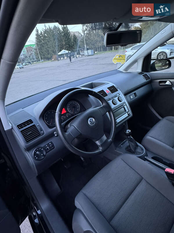 Минивэн Volkswagen Touran 2008 в Ровно